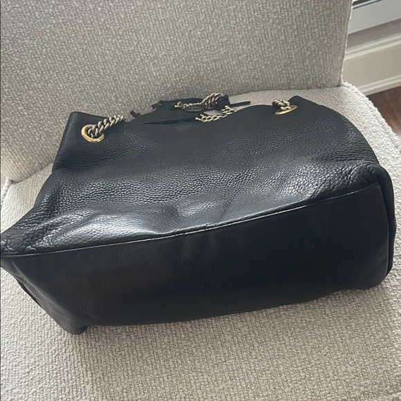Gucci Black Pebbled Leather Shoulder Bag with Gold Chains - Picture 6 of 13